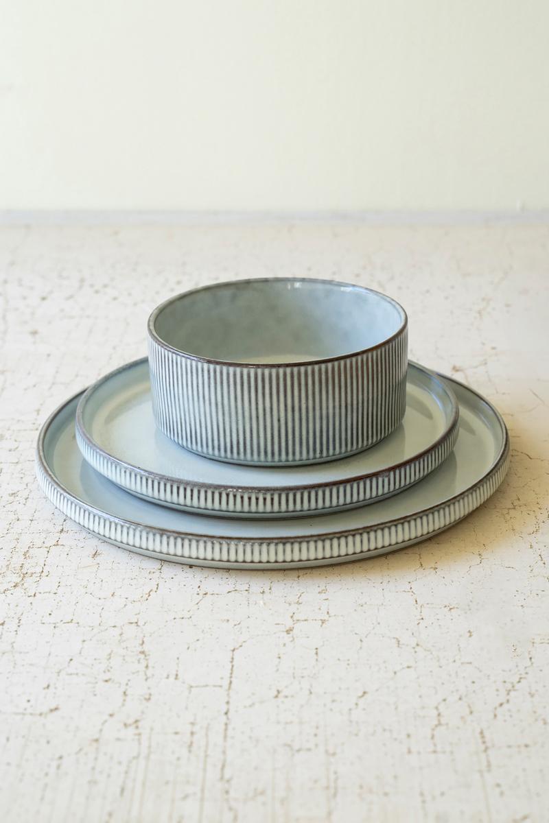 Ribbed Light Grey Ceramic Place Settings - Set of 3