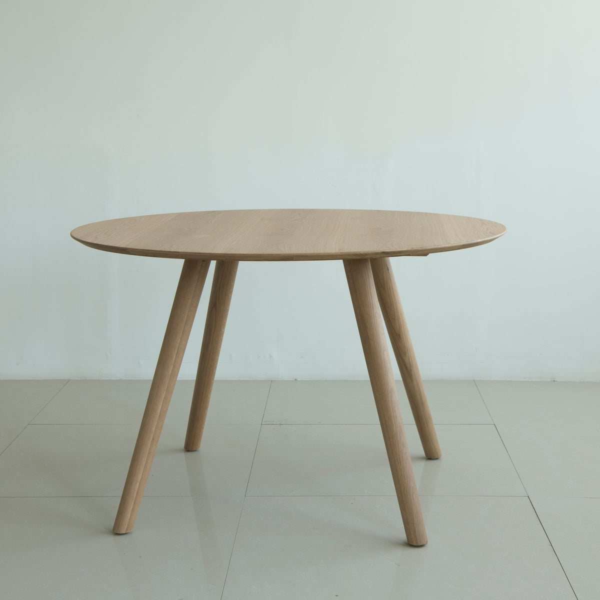 Isabella Mid Century round dining table set - Oak