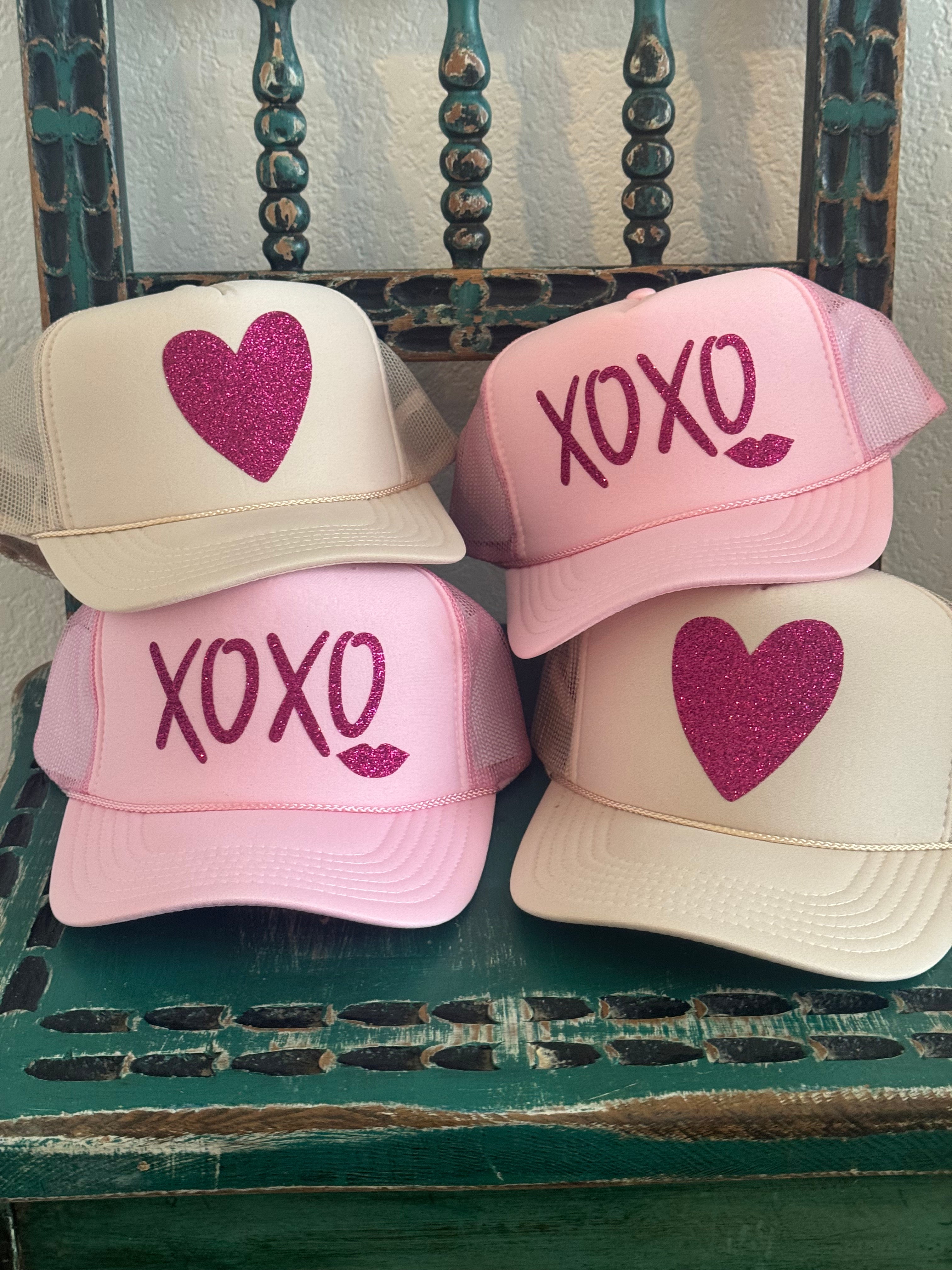 HEART tan with glitter hot pink hat