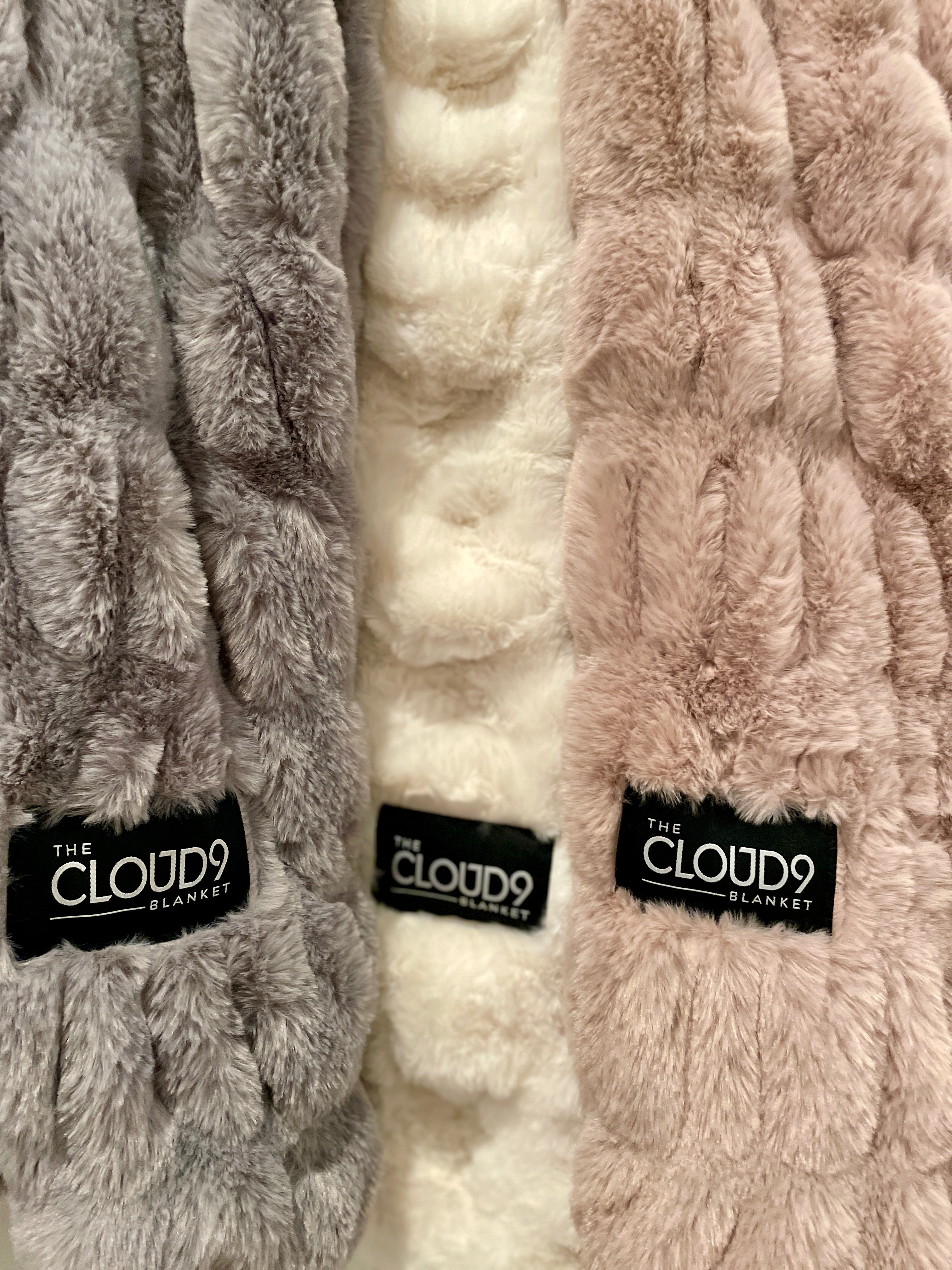 Ivory Faux Fur Blanket - Medium: 50"x60"