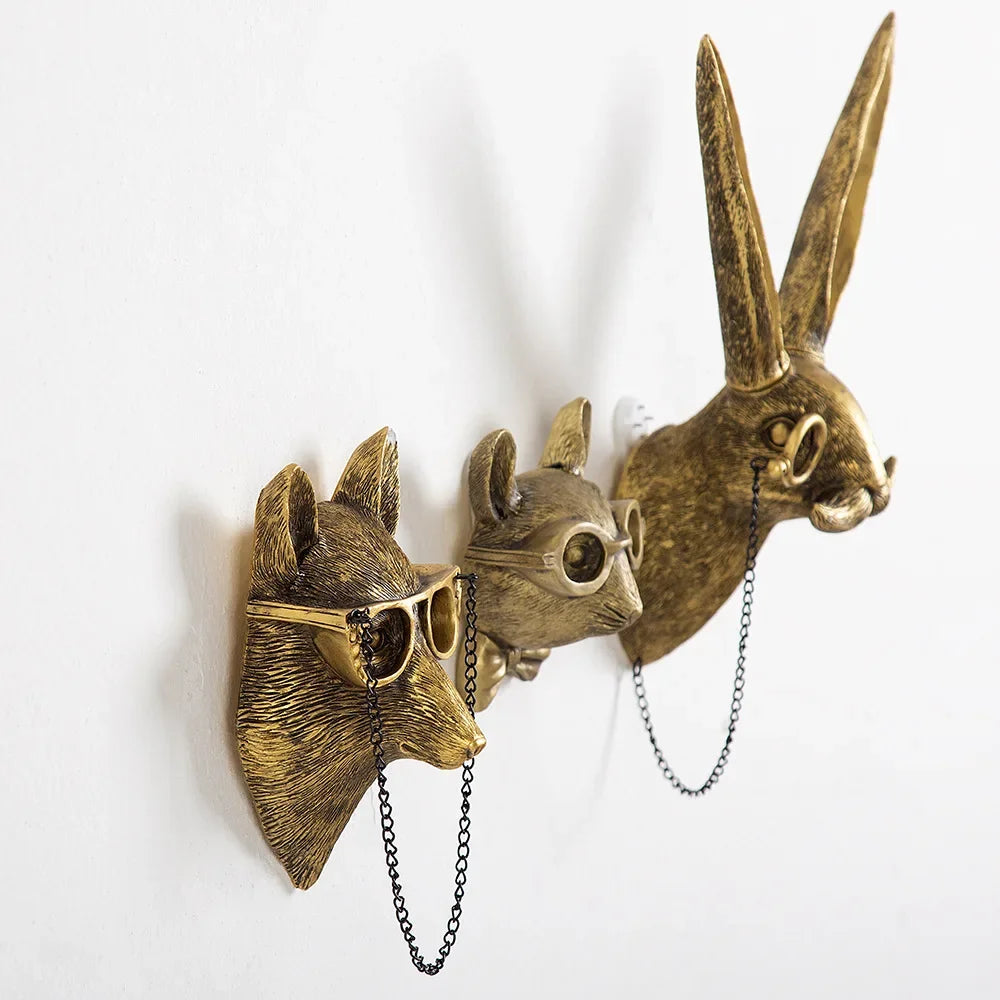 Golden Deer Head Wall Hook: Antique Bronze Resin Animal Pendant for Stylish Wall Decor