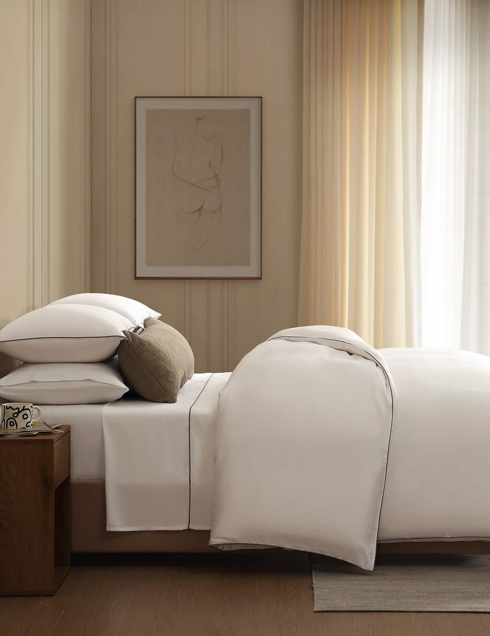 Lumière Luxe Duvet Cover with Piping