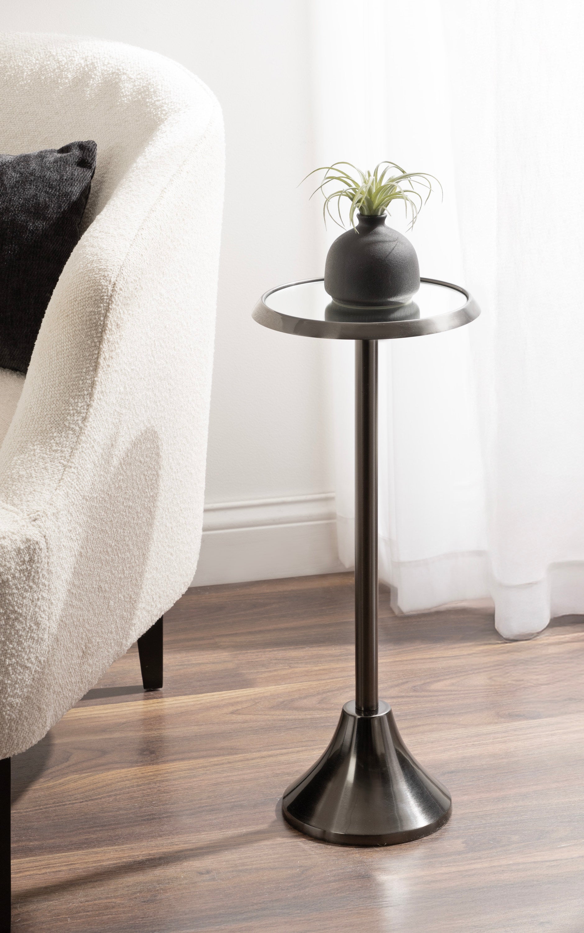 Sanzo Metal Drink Table
