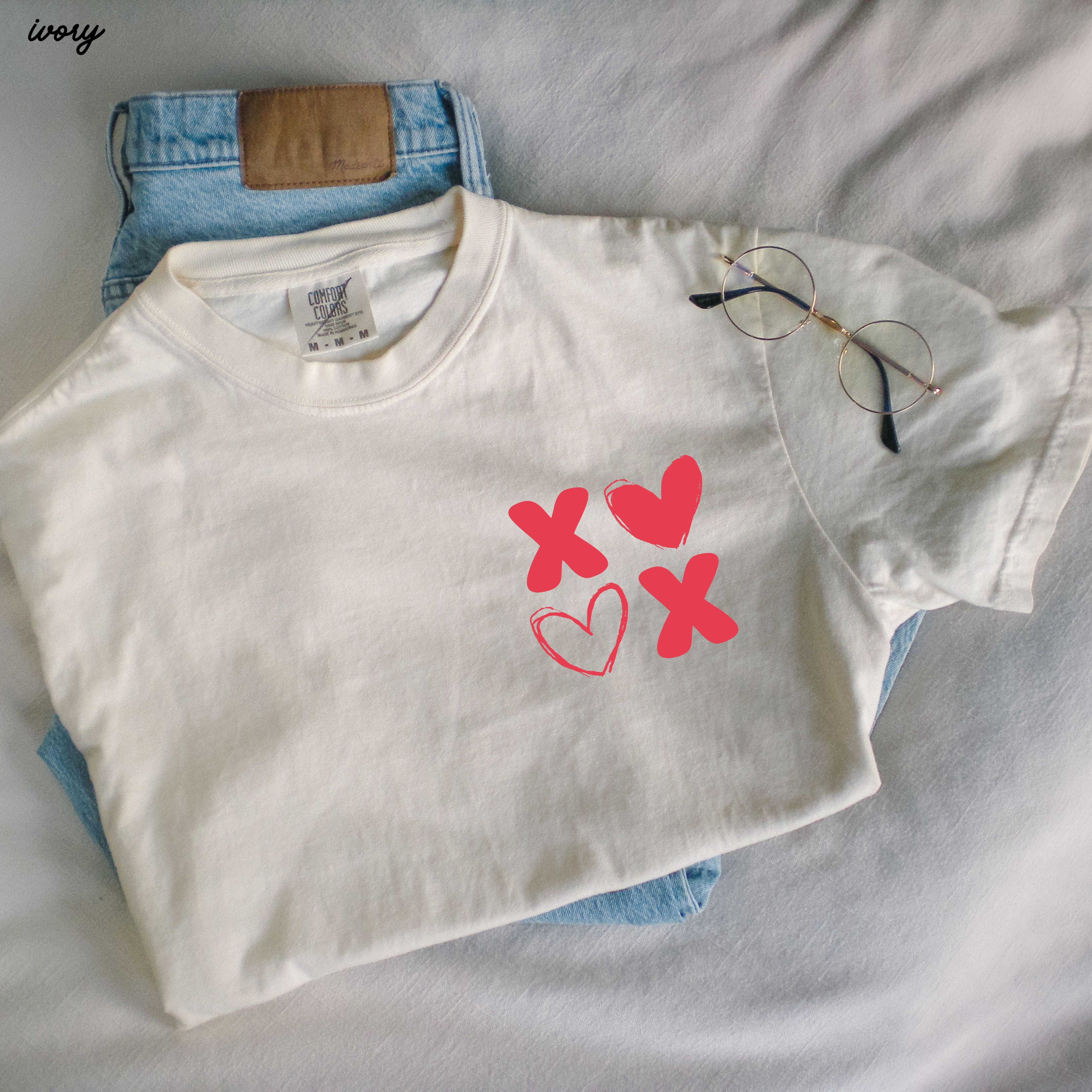 Pocket XOXO Tee *10 Colors (S-3X)