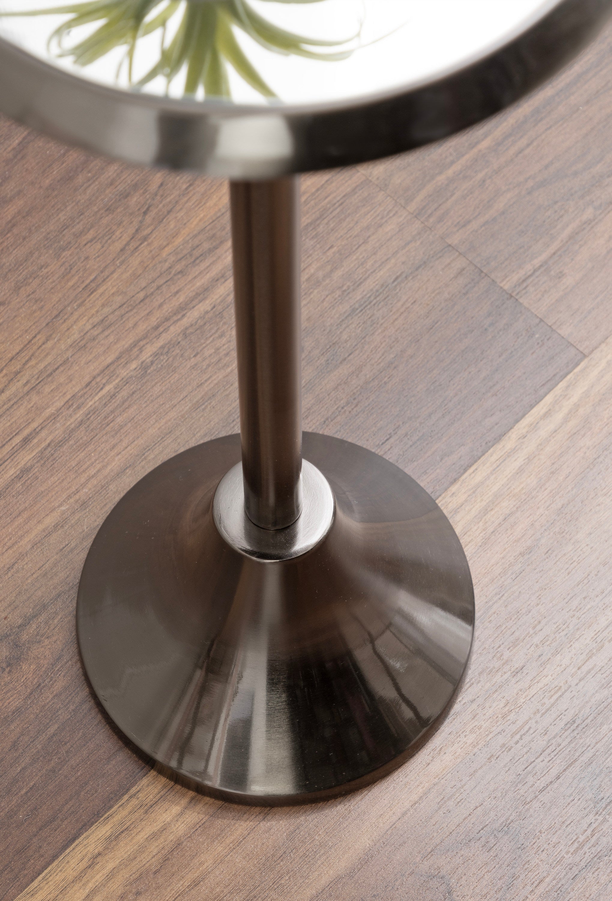 Sanzo Metal Drink Table